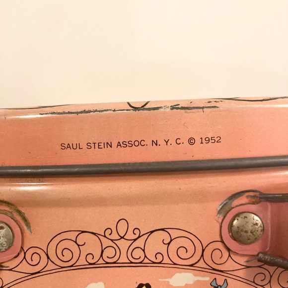 1952 Vintage Pink Basket Tin Picnic Basket Tin 50s Vintage Tin - Picture 6 of 13